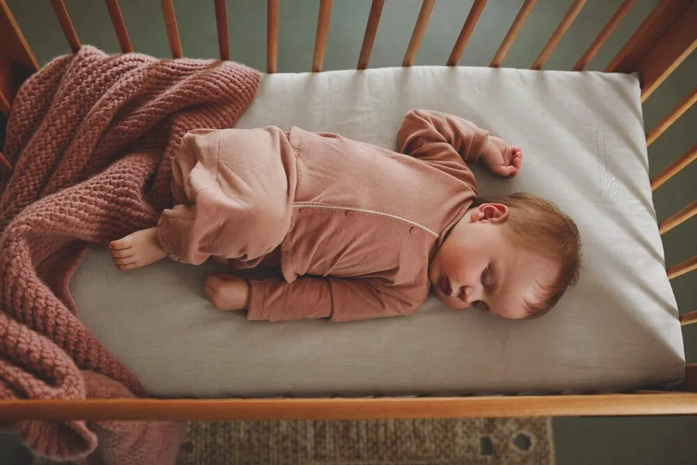 Foto bij artikel: Overprikkelde baby in de avond: waarom het avondhuiltje ontstaat